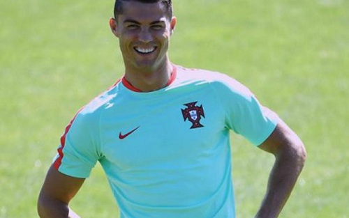 Tuyển Pháp lo ngại khả năng không chiến siêu hạng của Cristiano Ronaldo